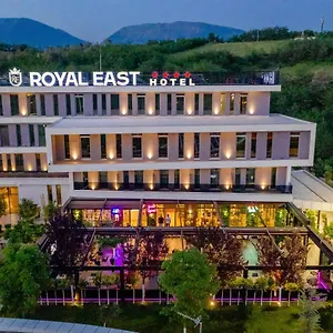 Hotel Royal East, Mjull-Bethore